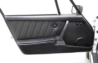 Porsche 911 3.0 SC z roku 1981 - 10