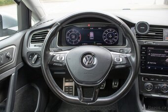 Volkswagen Golf - 10