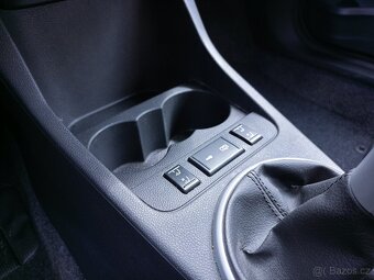 Škoda Fabia II 1.4, 63 kW, 2008, SKVĚLÁ VÝBAVA - 10
