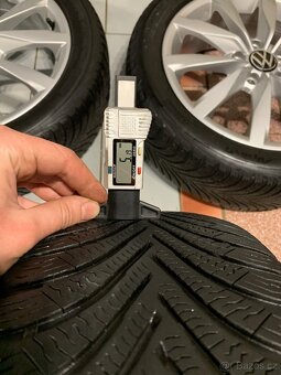 Alu kola VOLKSWAGEN R17 5X112 ZIMNÍ PNEU 205/50 R17 - 10