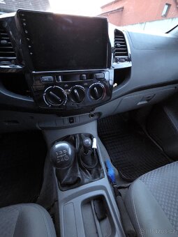 Toyota Hilux 2.5 d4d - 10