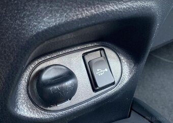 Toyota Yaris 1.5i HYBRID AUTOMAT odp.DPH automat 54 kw - 10