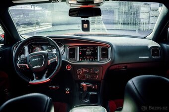 DODGE CHARGER HELLCAT 6.2 SUPERCHARGED V8 - 10