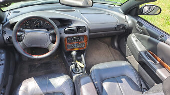 Chrysler Stratus 2,5 V6 LX - 10