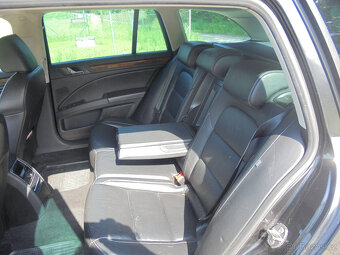 SUPERB II TDI 125Kw r.v.2010 300tkm kmCBBB v max.výbavě - 10