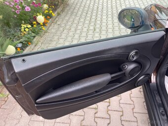 Prodám Mini Cooper 1.6 i,r.v.2012 75 koní, nový olej a brzdy - 10