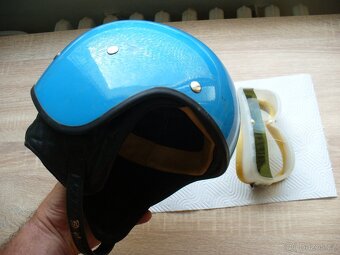 CSSR-retro stara moto prilba jak nova a dobove bryle. - 10
