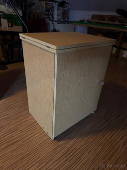 Retro skříňový šicí stroj Lucznik 438 - 10