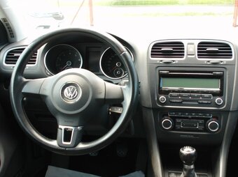 Volkswagen Golf 1,6Mpi aut.klima,parksenzory,po dovozovéSTK - 10
