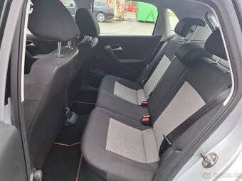 VOLKSWAGEN POLO 1.2i benzin, r.10 VELMI PĚKNÝ - 10