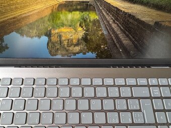 Dell Inspiron 15 5510 – i5-11320H / 16 GB RAM / 500 GB SSD - 10