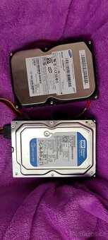 Pevné disky i s kabeláží pro připojení v PC - 10