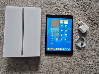 Apple iPad 7. generace 32gb - 10