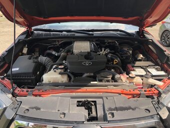 Toyota Hilux - 10