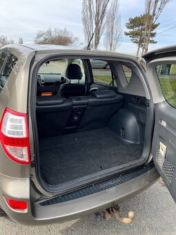Toyota Rav 4 - 10