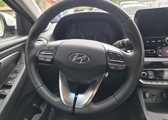 Hyundai i30 1.5-1.MAJITEL-AUTOMAT-ZÁRUKA - 10