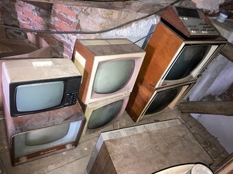 Prodám - sbírka radiopřijímačů z pozůstalosti - 10