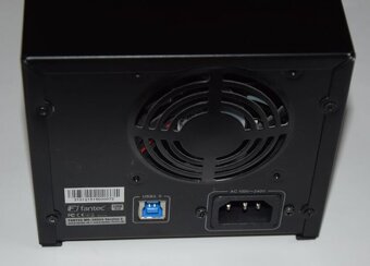 HDD externí box pro 2x 3,5´ SATA přes USB 3,0 - 10