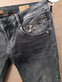 Dámské džíny - 10