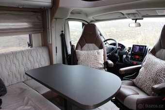 BURSTNER IXEO 710 - 10