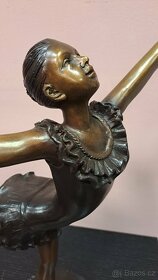 Velká bronzová plastika baletka 55 cm signováno 6240 - 10