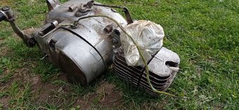 Motory Jawa pionýr - 10