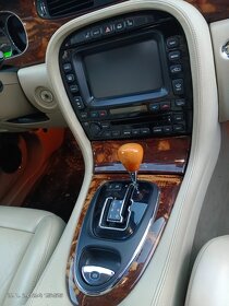 Jaguar XJ8 X350 LPG - 10