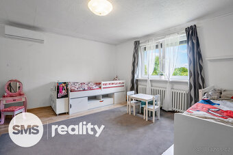 Prostorný rodinný dům 186 m², 2 bytové jednotky, zahrada, ba - 10