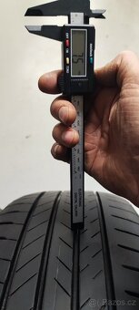 235/55/19 Bridgestone Alenza, DOT 2723, vzorek 8.2mm-7.5mm. - 10