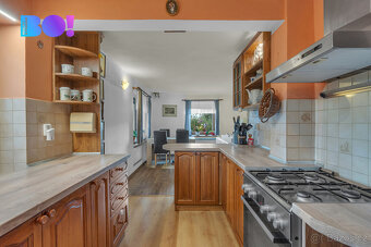 Prodej rodinného domu 3+1 a restaurace, ulice Na Výsluní, Ch - 10