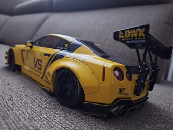 Nissan Skyline 1:18 Solido - 10