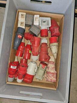 Zásuvky a kabely 230V + 380V - 16A a 32A - 10