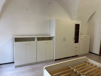 skříně a další nábytek a vybavení - 10