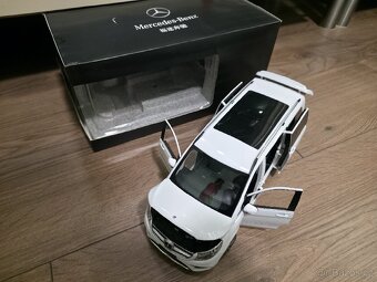Mercedes Benz V-Klasse Model 1:18 - 10