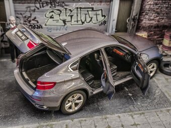BMW X6 1:18 Kyosho - 10
