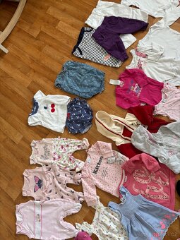 Velký set oblečení na holčičku 50-80 - 10