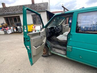 Volkswagen T4. 50kW 1896cm3 skříň 6 míst long. Transportér - 10
