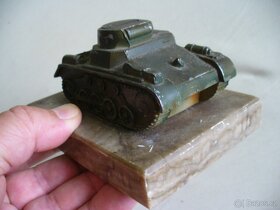 Stary kovovy model valecneho "OBRNENEHO VOZIDLA. - 10