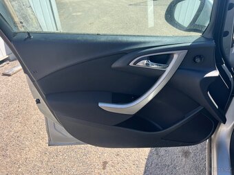 Opel Astra J - díly z vozu - 10