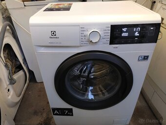 Prodám plně funkční dig.pračku zn.ELECTROLUX--7kg-DOVEZU-- - 10