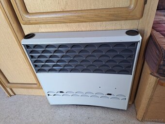 Hylander Design 410, obytný přívěs – karavan, r.v. 1996 - 10