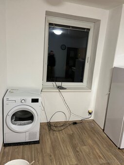 Vybavený byt 2kk 52m s klimatizací a balkonem - 10