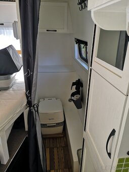 Obytná přestavba VW Crafter - 10
