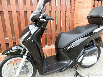 Honda SH 150i (2015 ABS) - 10