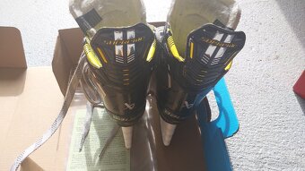 Prodám dětské brusle Bauer a CCM - 10