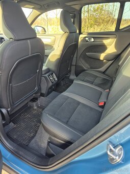 Volvo XC40 B3 mild hybrid 2023, ČR, záruka do 10/2027 - 10