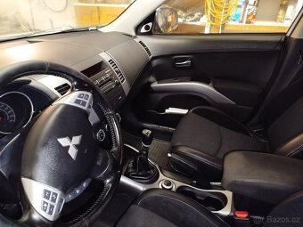 Mitsubishi Outlander 2.3 ,4x4 manuál 7 míst .r.v 2011 , - 10