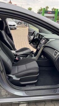 Hyundai i30 kombi 1.6i 88kW 2015 - 10