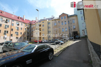 Krásný byt 2+1/S ve druhém patře cihlového domu v centru Che - 10