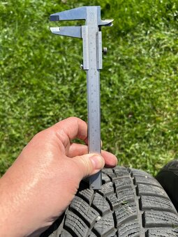 Octavia - originál komplet zimní kola. 7mm. Přivezu. - 10